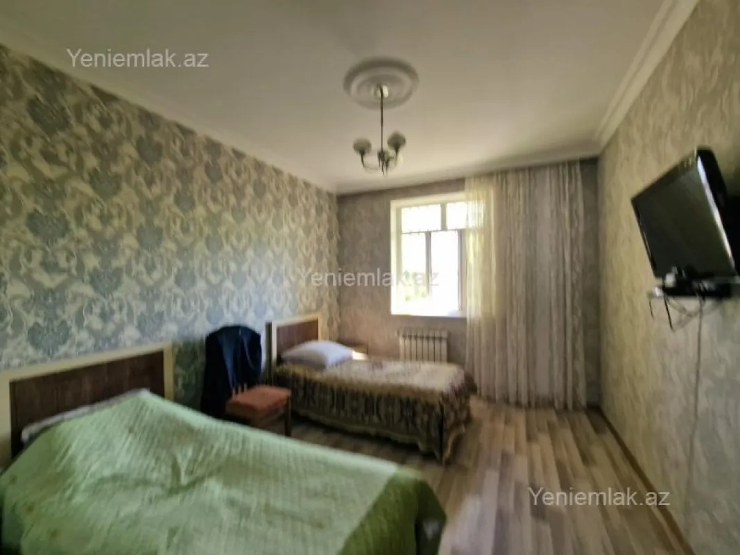 Satılır 5 otaqlı həyət evi 145 m²