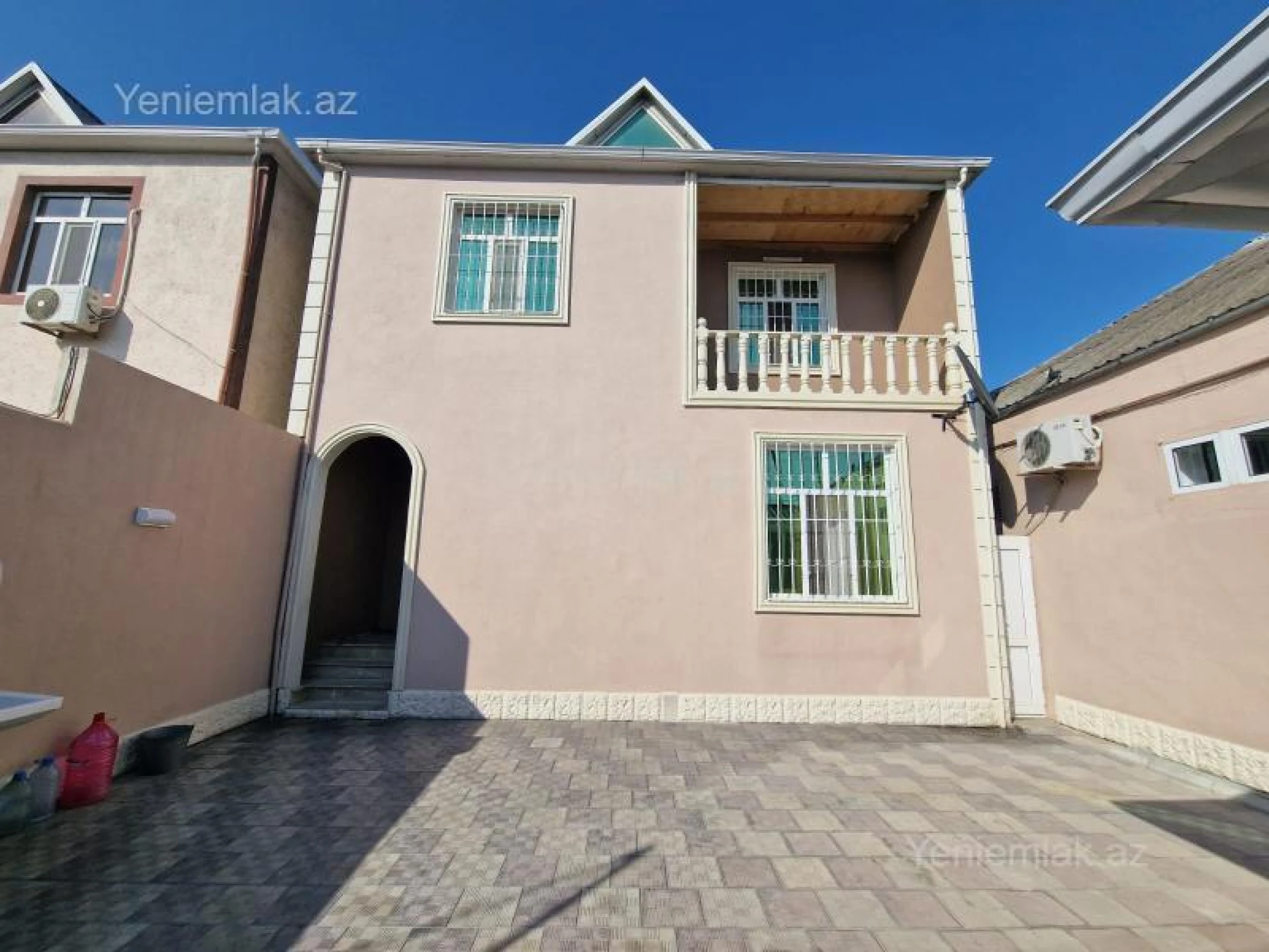 Satılır 5 otaqlı həyət evi 145 m²