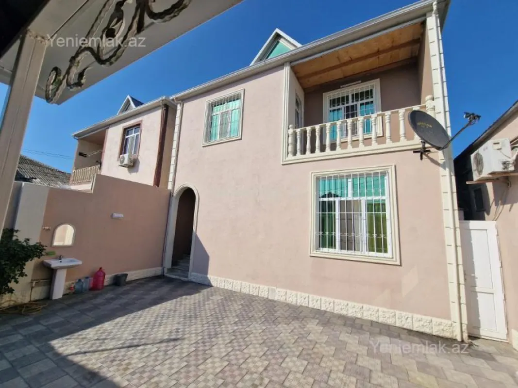 Satılır 5 otaqlı həyət evi 145 m²