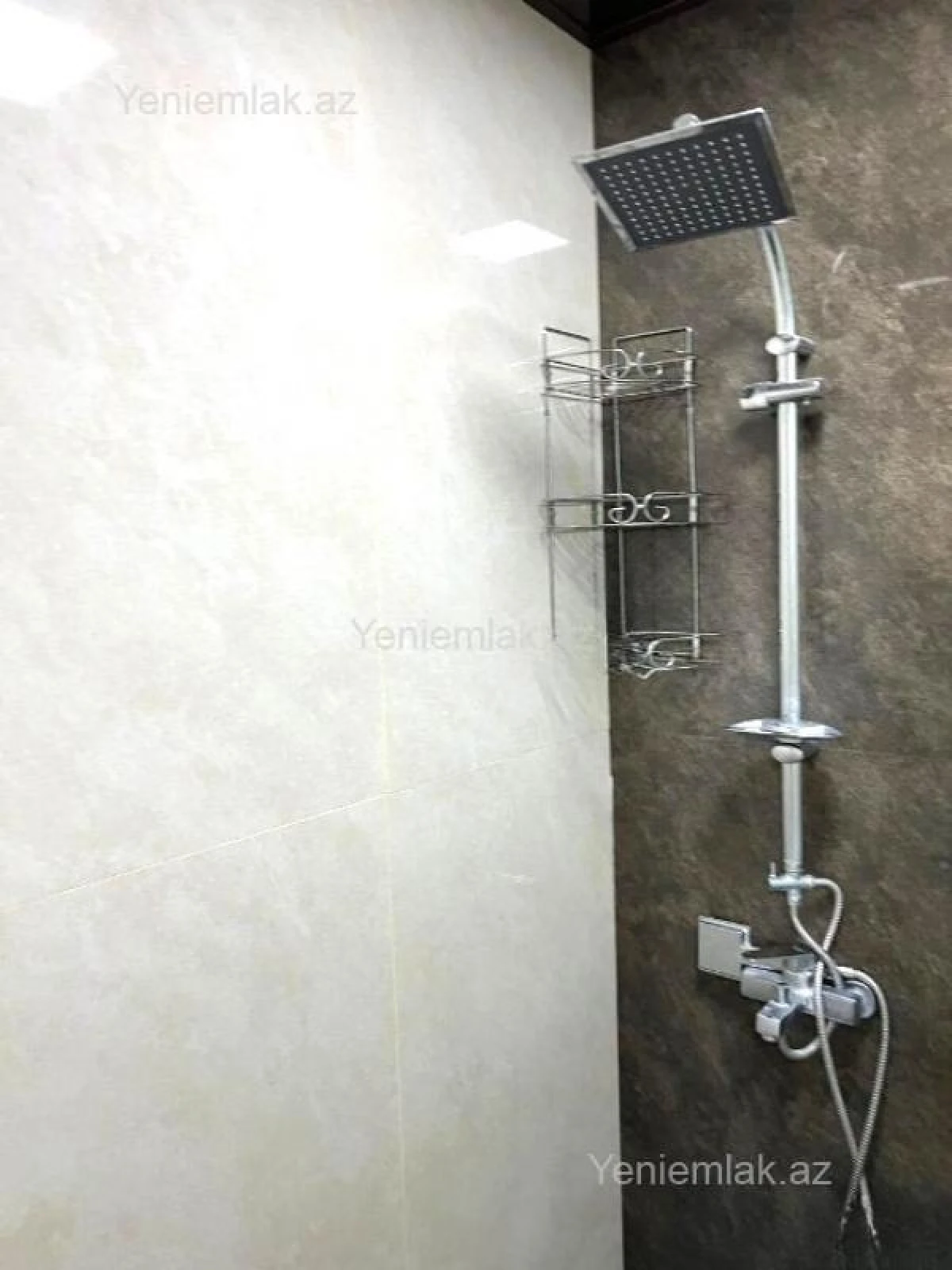 Satılır 3 otaqlı yeni tikili 100 m²