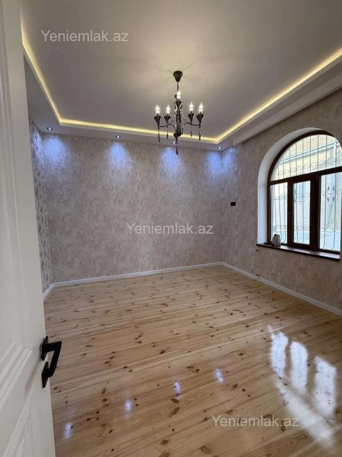 Satılır 5 otaqlı həyət evi 245 m²