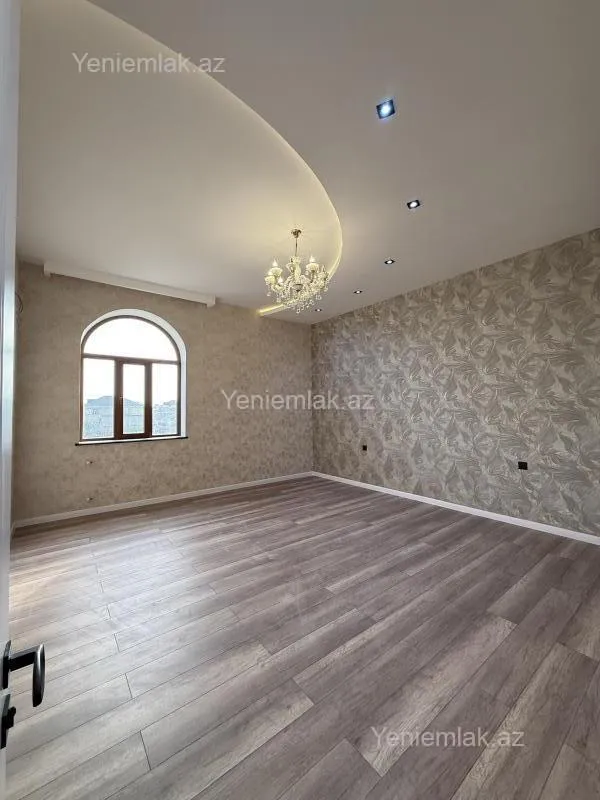 Satılır 5 otaqlı həyət evi 245 m²