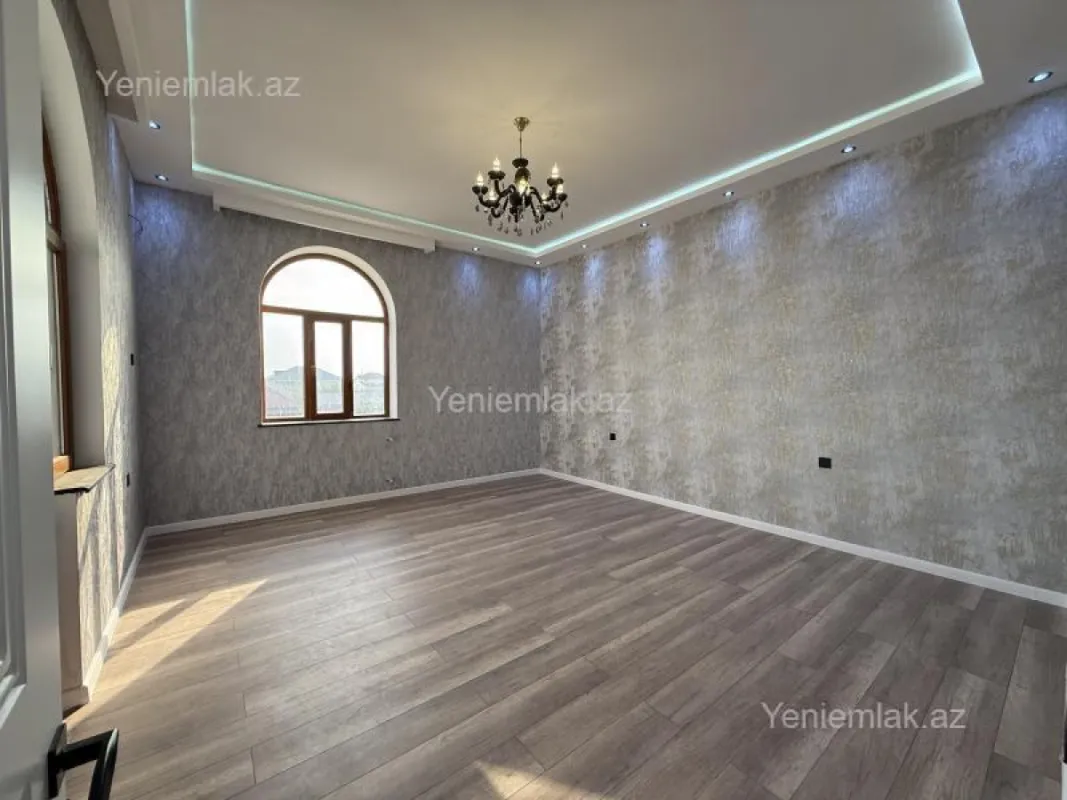 Satılır 5 otaqlı həyət evi 245 m²