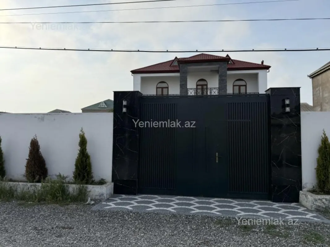 Satılır 5 otaqlı həyət evi 245 m²