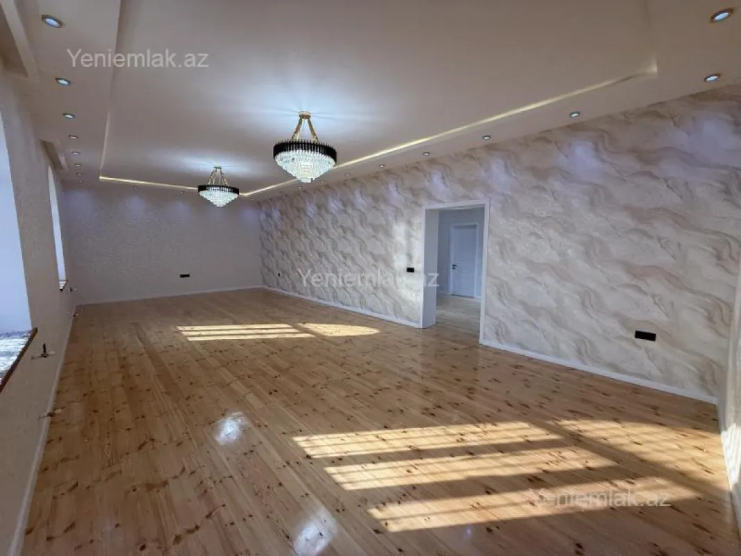 Satılır 5 otaqlı həyət evi 245 m²