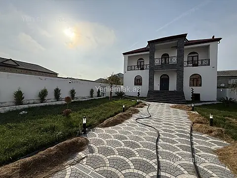 Satılır 5 otaqlı həyət evi 245 m²