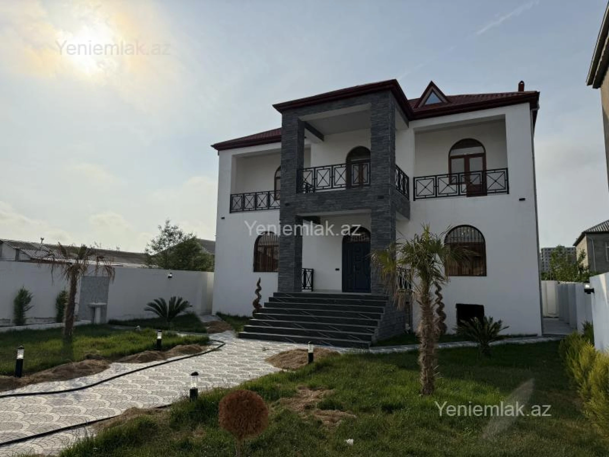 Satılır 5 otaqlı həyət evi 245 m²