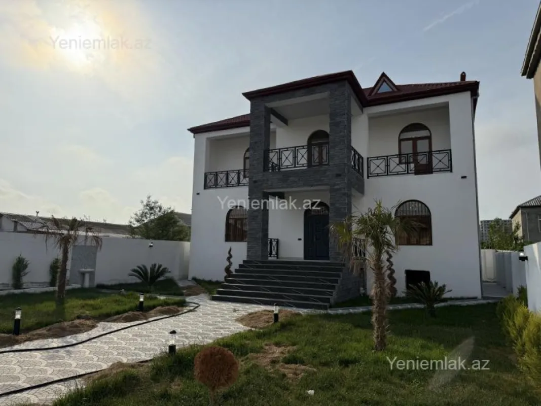 Satılır 5 otaqlı həyət evi 245 m²