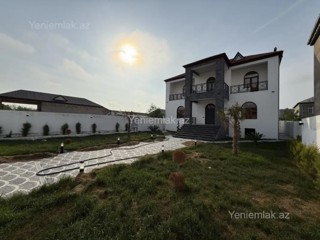 Satılır 5 otaqlı həyət evi 245 m²