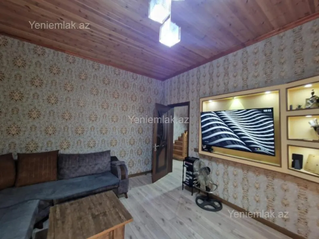 Satılır 5 otaqlı həyət evi 160 m²