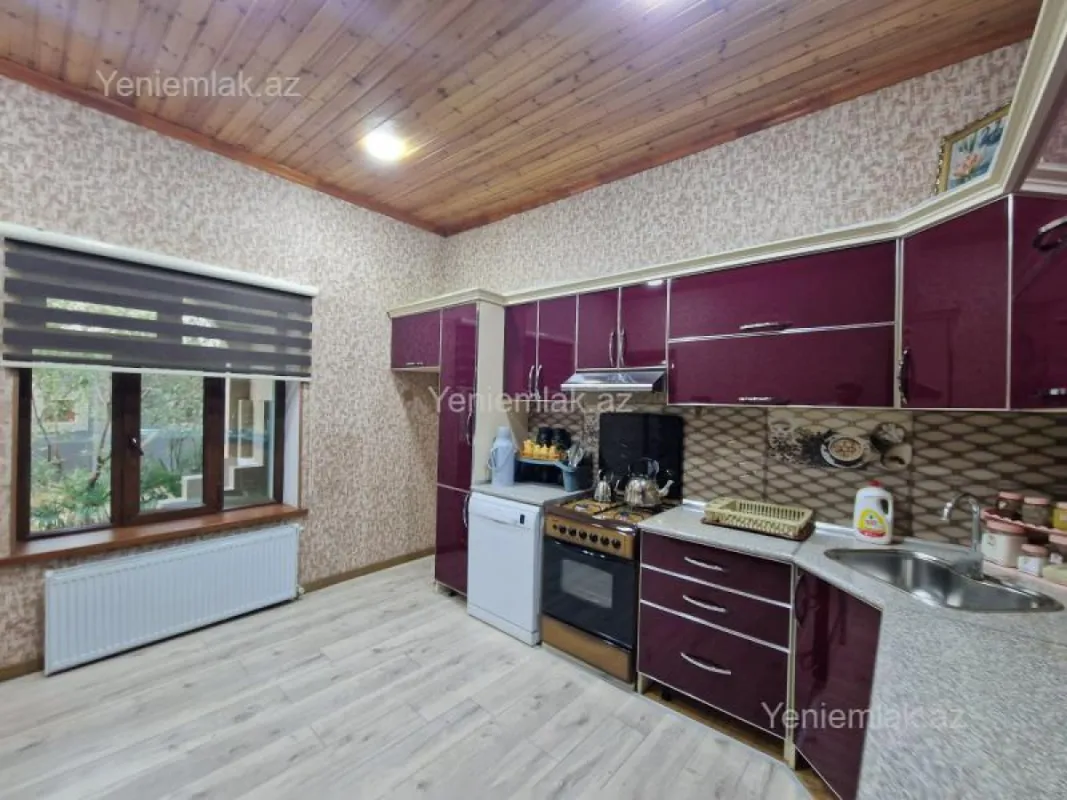 Satılır 5 otaqlı həyət evi 160 m²