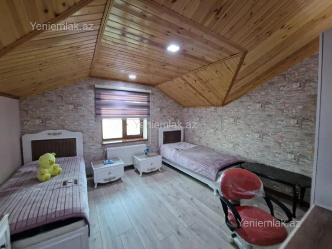 Satılır 5 otaqlı həyət evi 160 m²