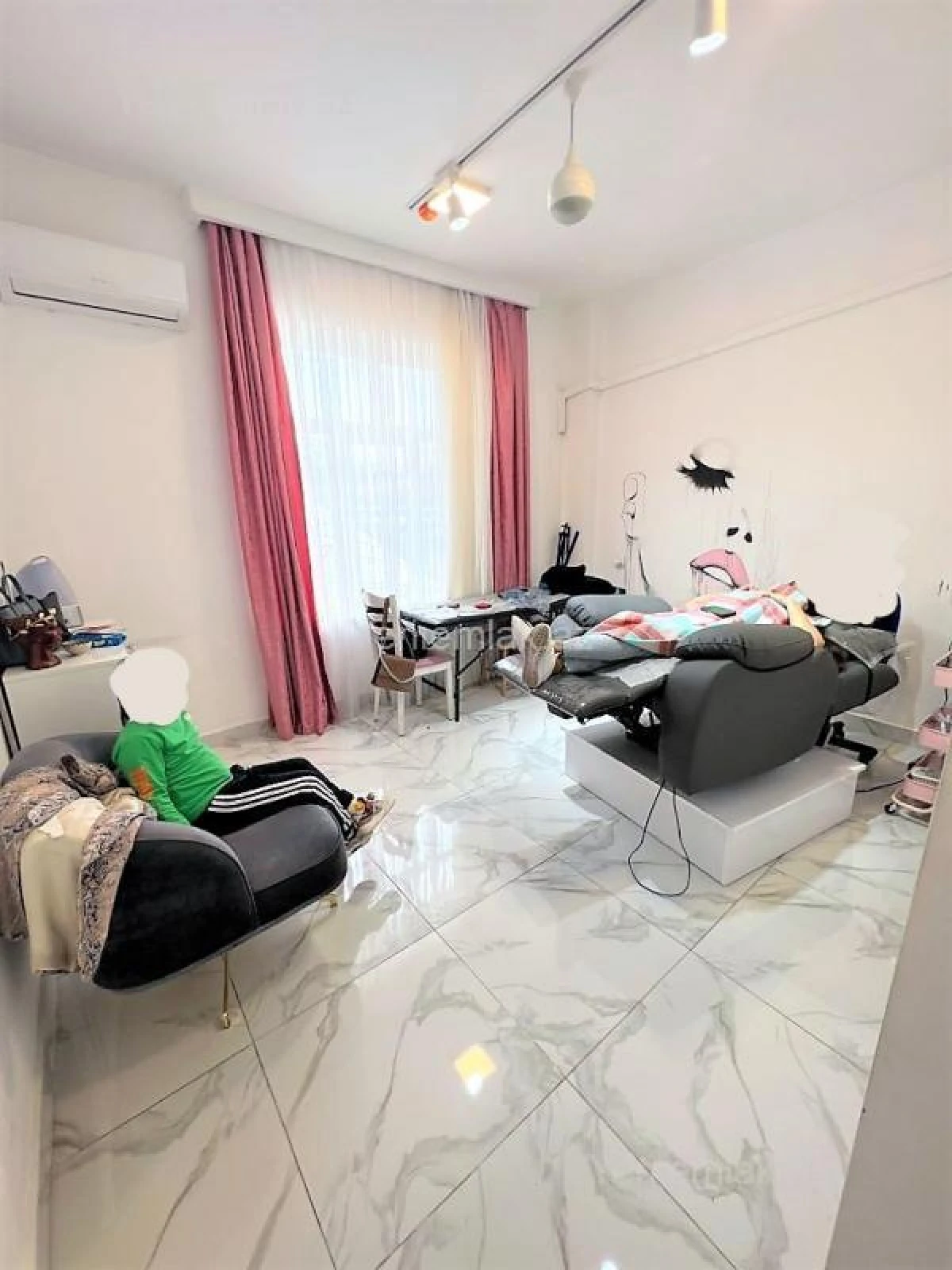 Satılır 7 otaqlı obyekt 160 m²