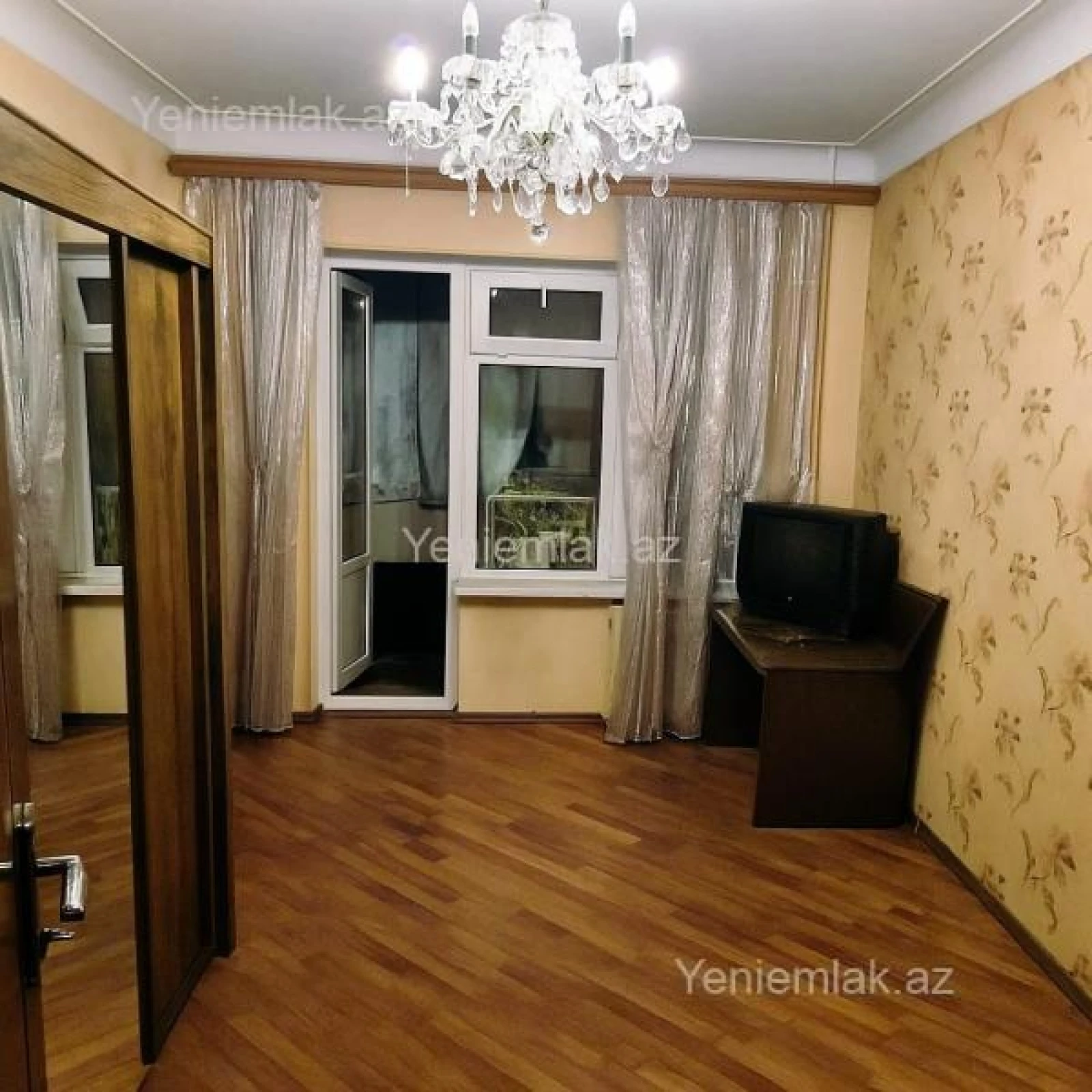 Satılır 5 otaqlı köhnə tikili 120 m²