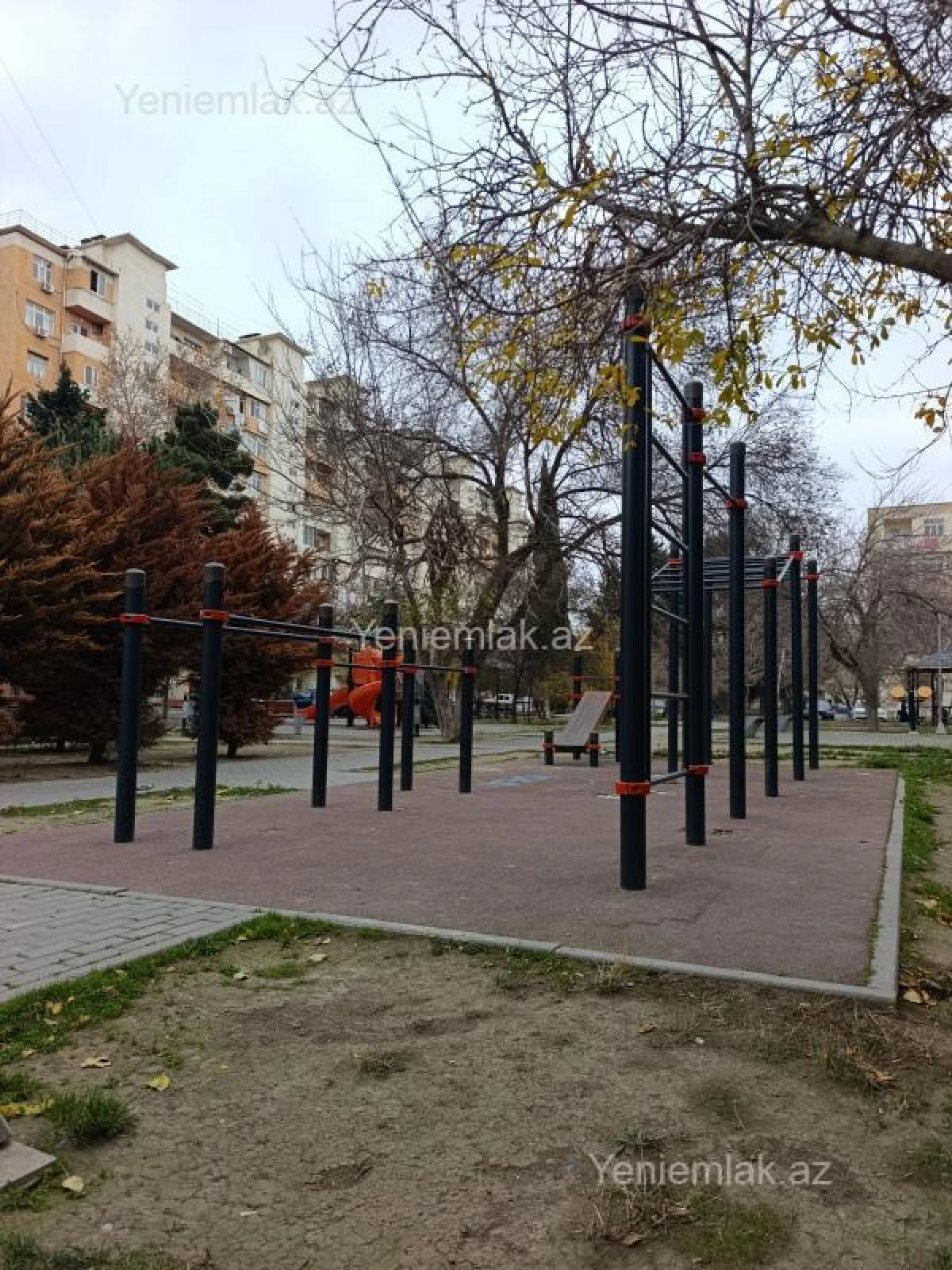 Satılır 3 otaqlı köhnə tikili 84 m²