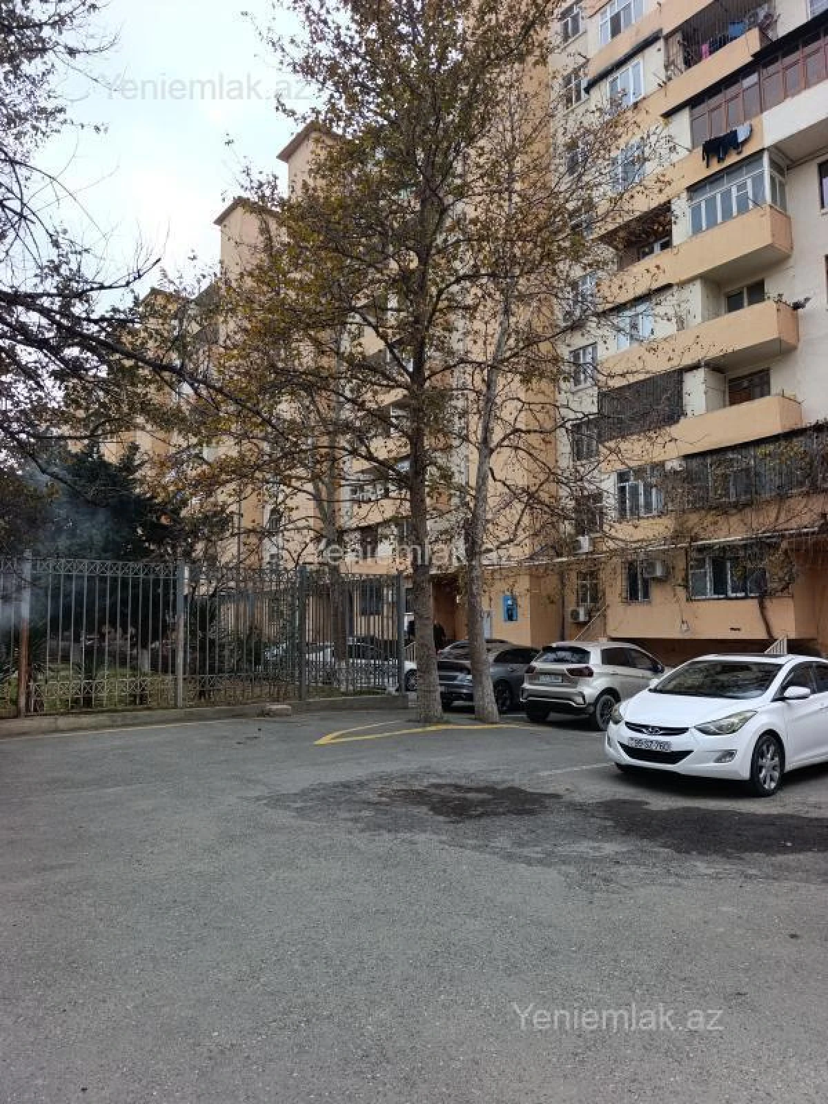 Satılır 3 otaqlı köhnə tikili 84 m²
