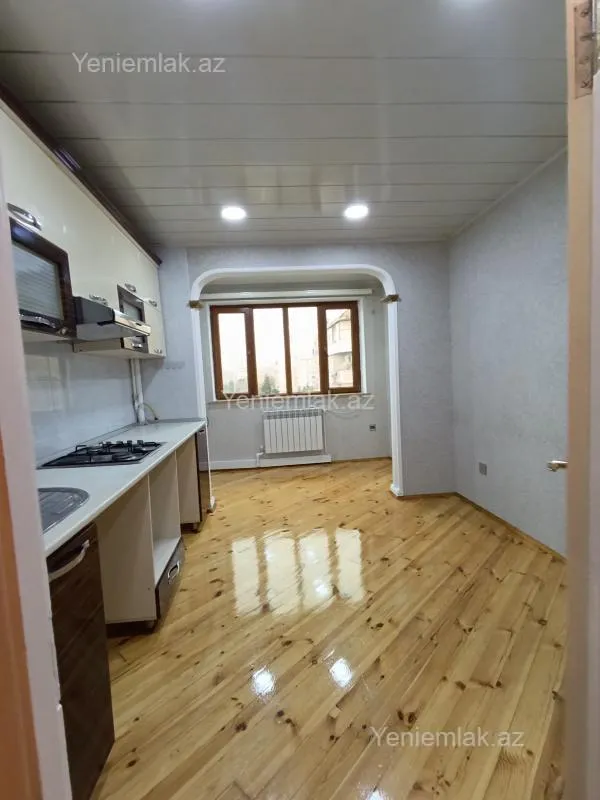 Satılır 3 otaqlı köhnə tikili 84 m²