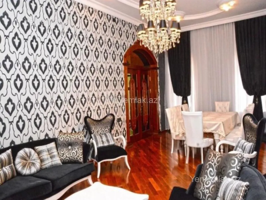 Satılır 5 otaqlı həyət evi 450 m²