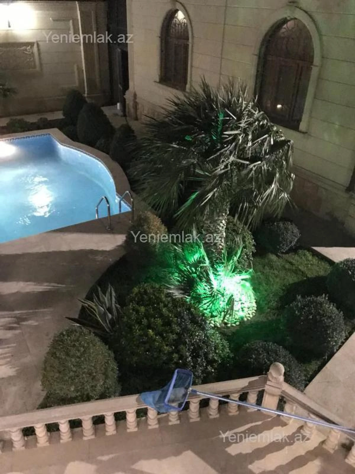 Satılır 5 otaqlı həyət evi 450 m²