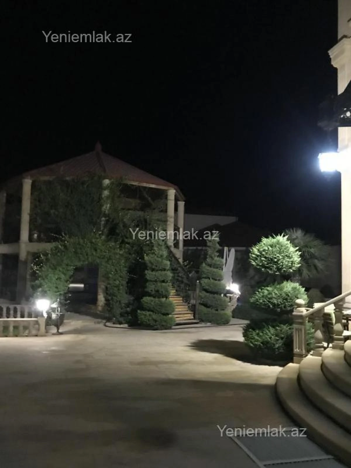 Satılır 5 otaqlı həyət evi 450 m²