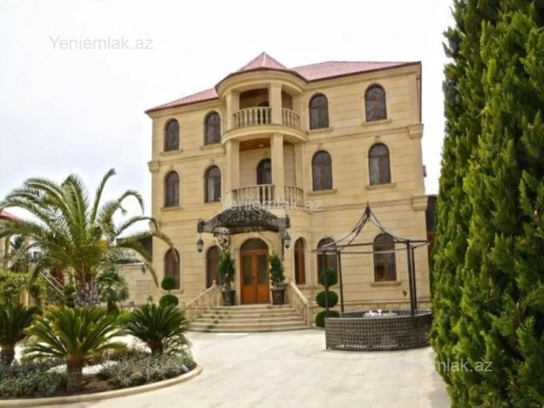Satılır 5 otaqlı həyət evi 450 m²