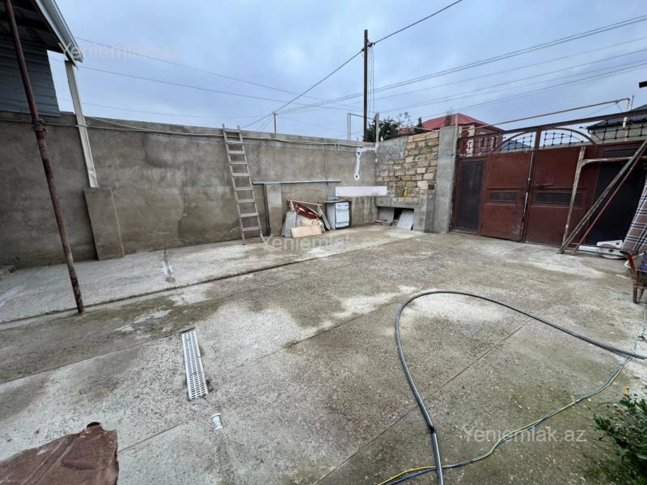 Satılır 4 otaqlı həyət evi 120 m²