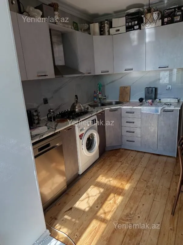 Satılır 3 otaqlı köhnə tikili 74 m²