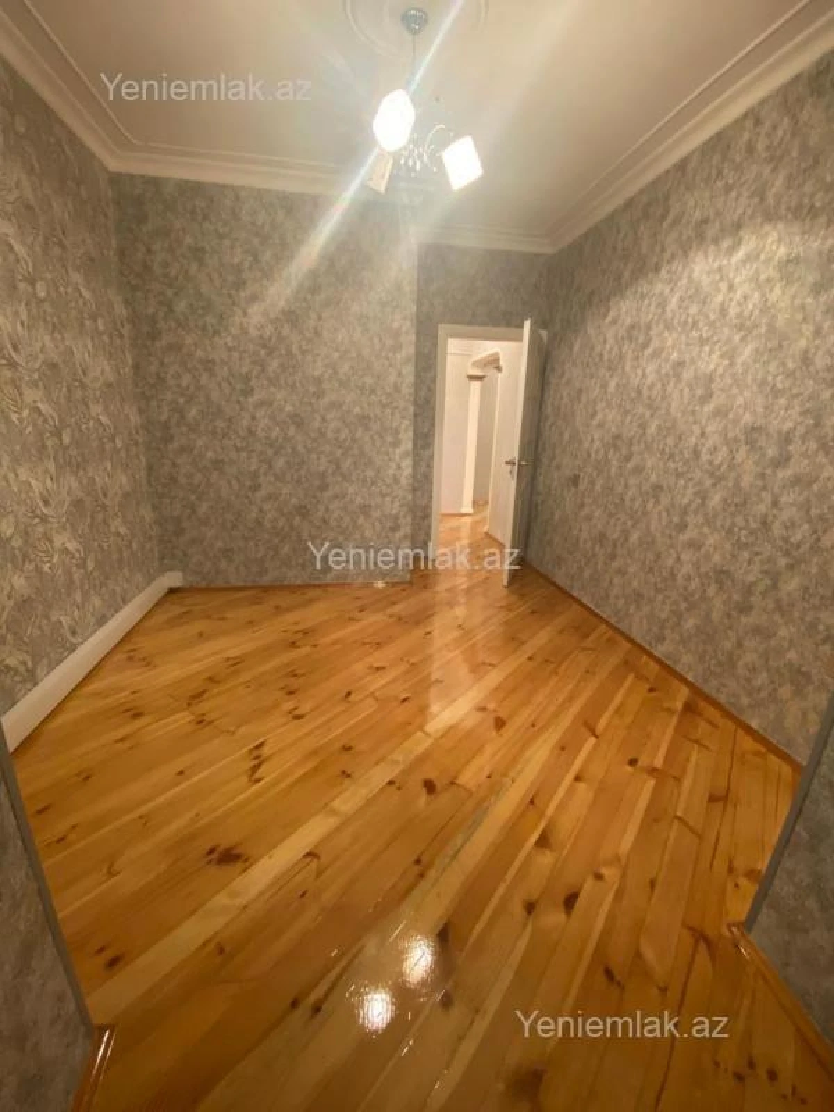 Satılır 3 otaqlı köhnə tikili 90 m²