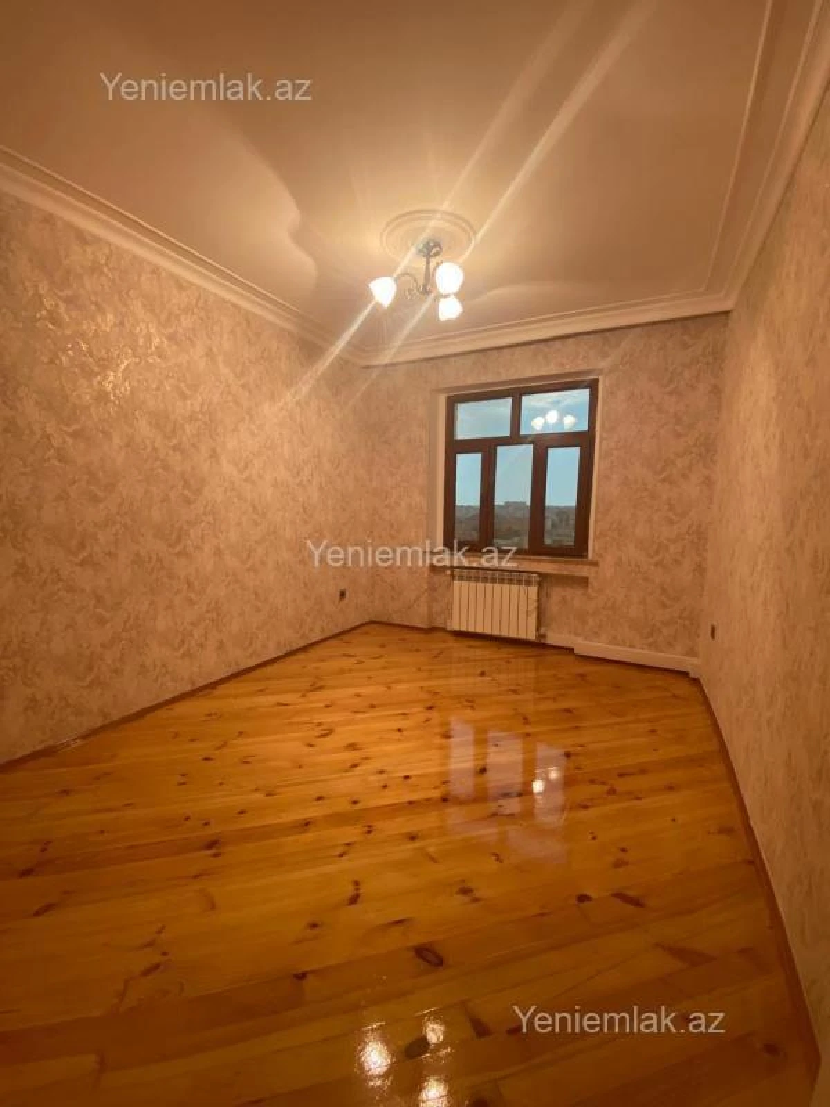 Satılır 3 otaqlı köhnə tikili 90 m²