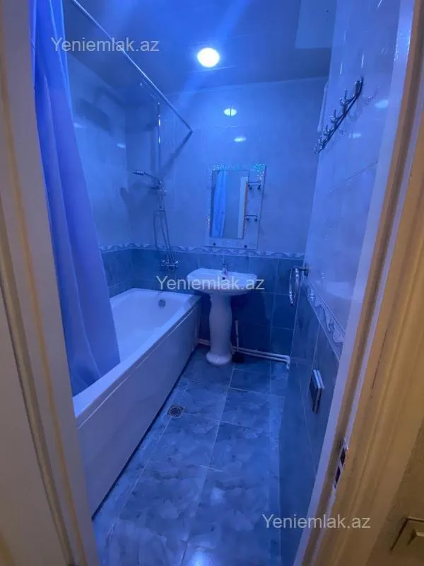 Satılır 3 otaqlı köhnə tikili 90 m²