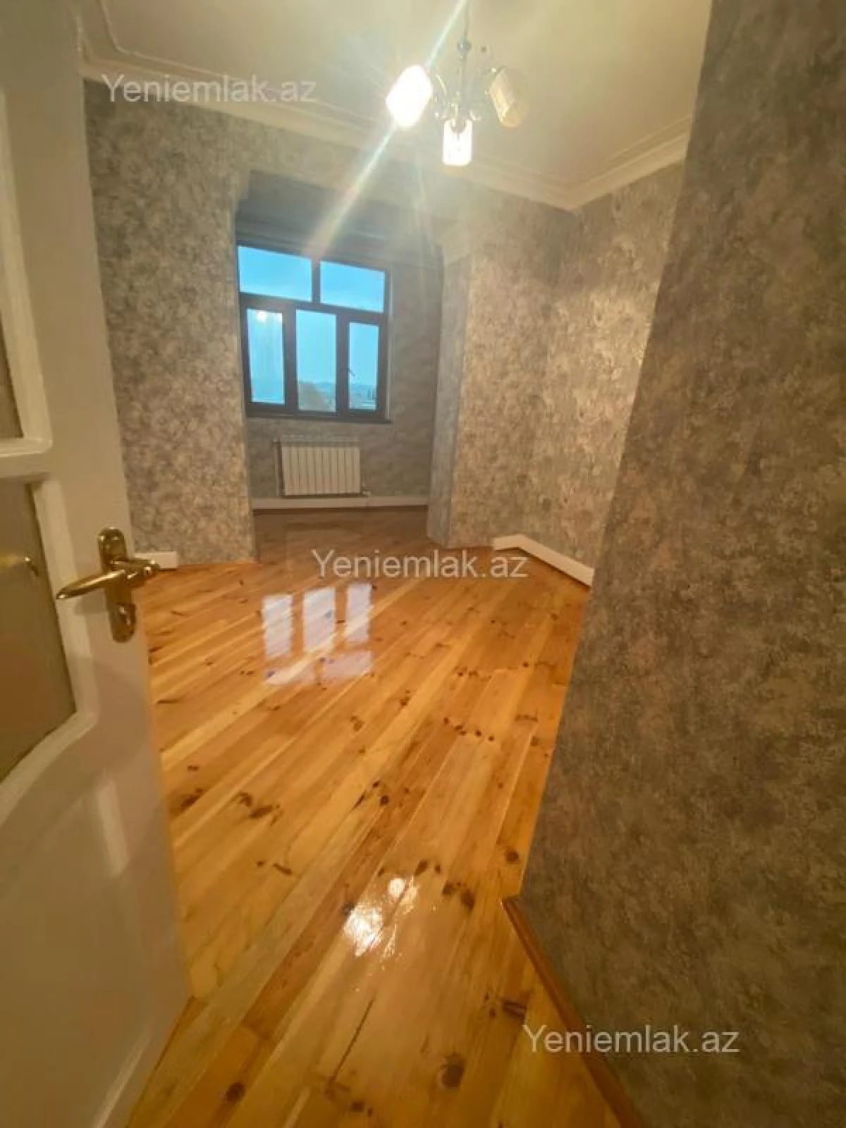 Satılır 3 otaqlı köhnə tikili 90 m²