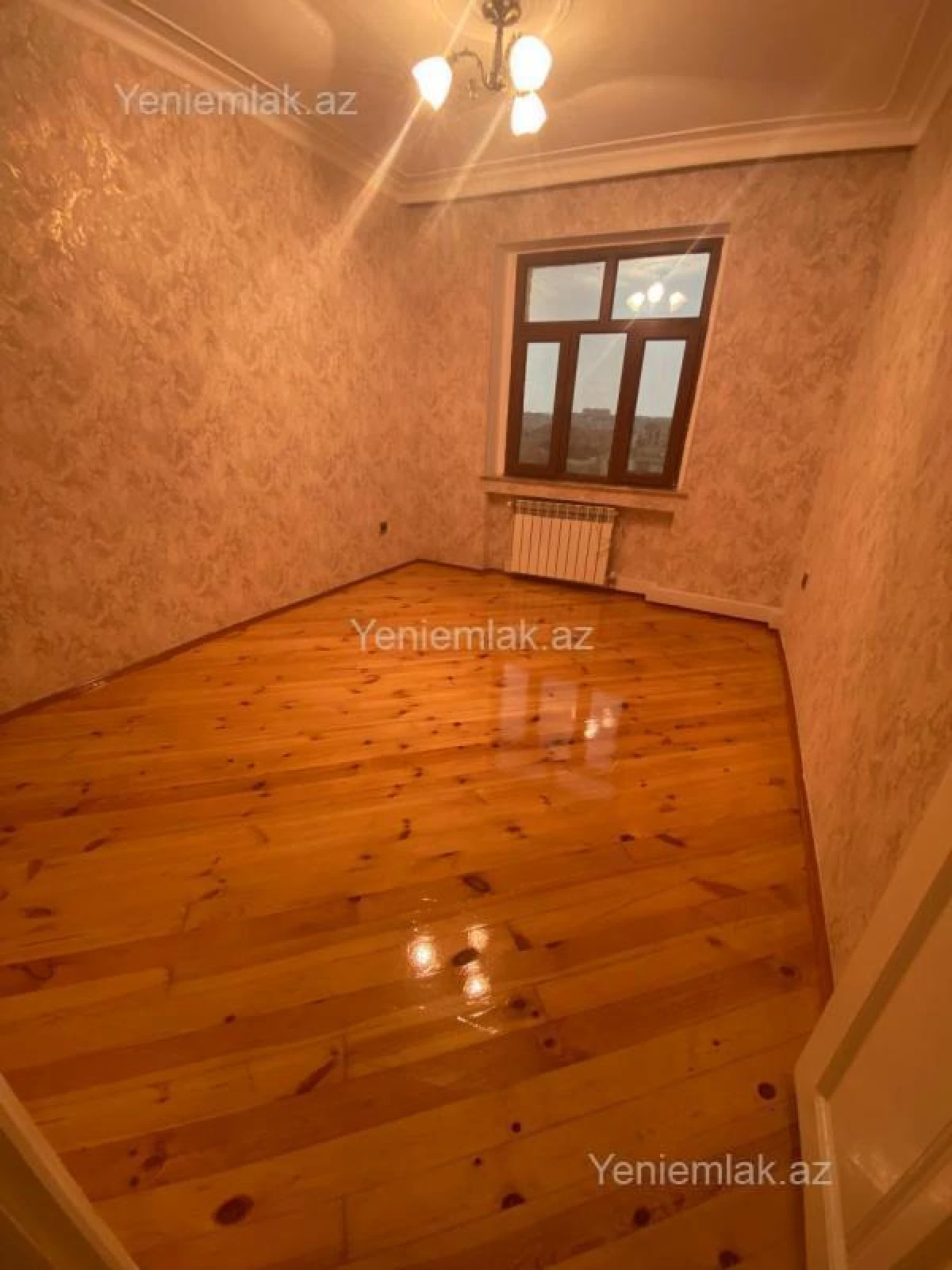 Satılır 3 otaqlı köhnə tikili 90 m²