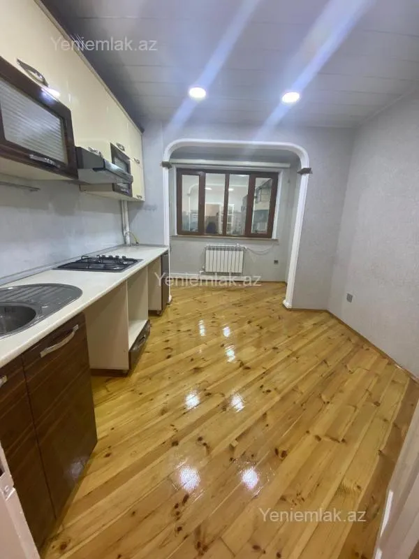 Satılır 3 otaqlı köhnə tikili 90 m²