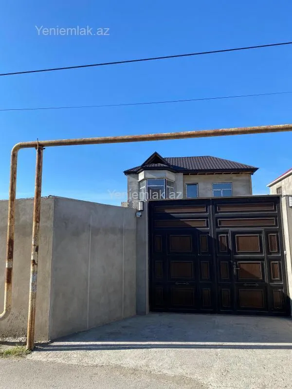 Satılır 6 otaqlı həyət evi 200 m²