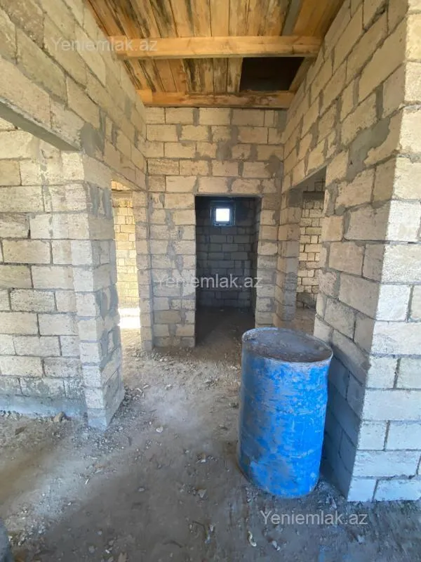 Satılır 6 otaqlı həyət evi 200 m²