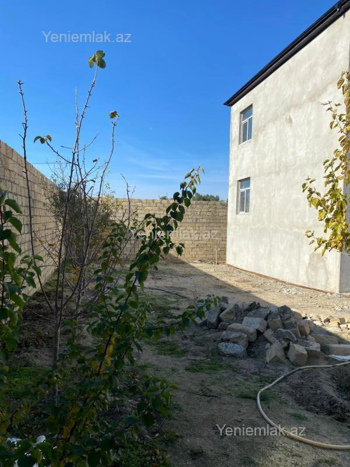 Satılır 6 otaqlı həyət evi 200 m²