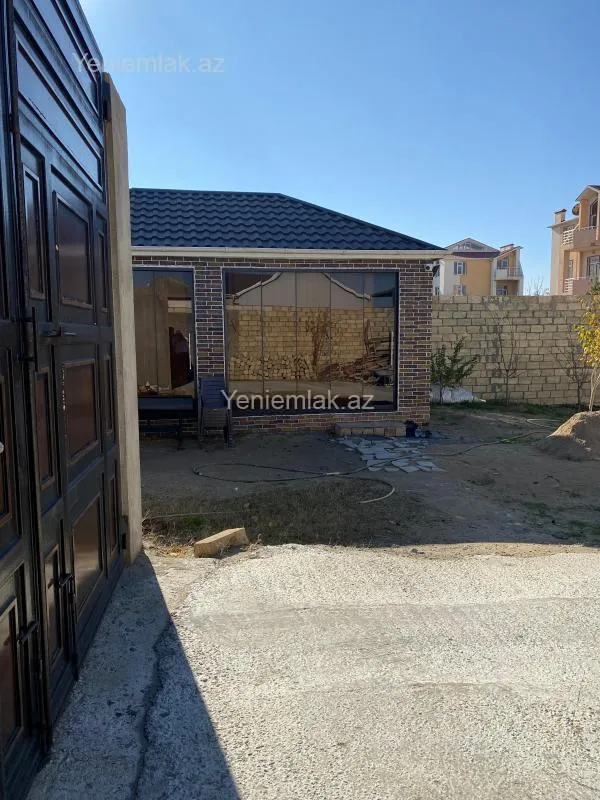 Satılır 6 otaqlı həyət evi 200 m²