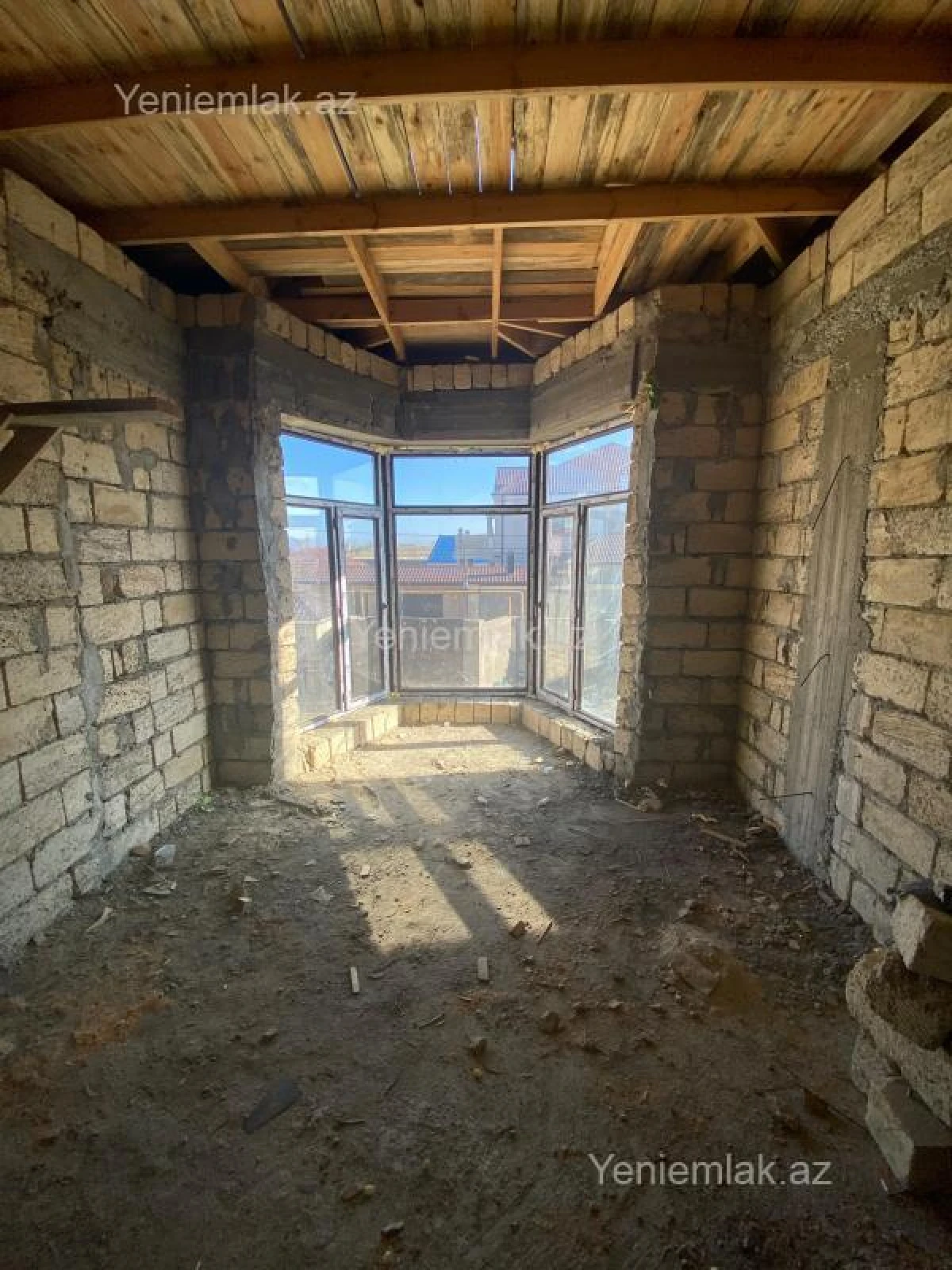 Satılır 6 otaqlı həyət evi 200 m²