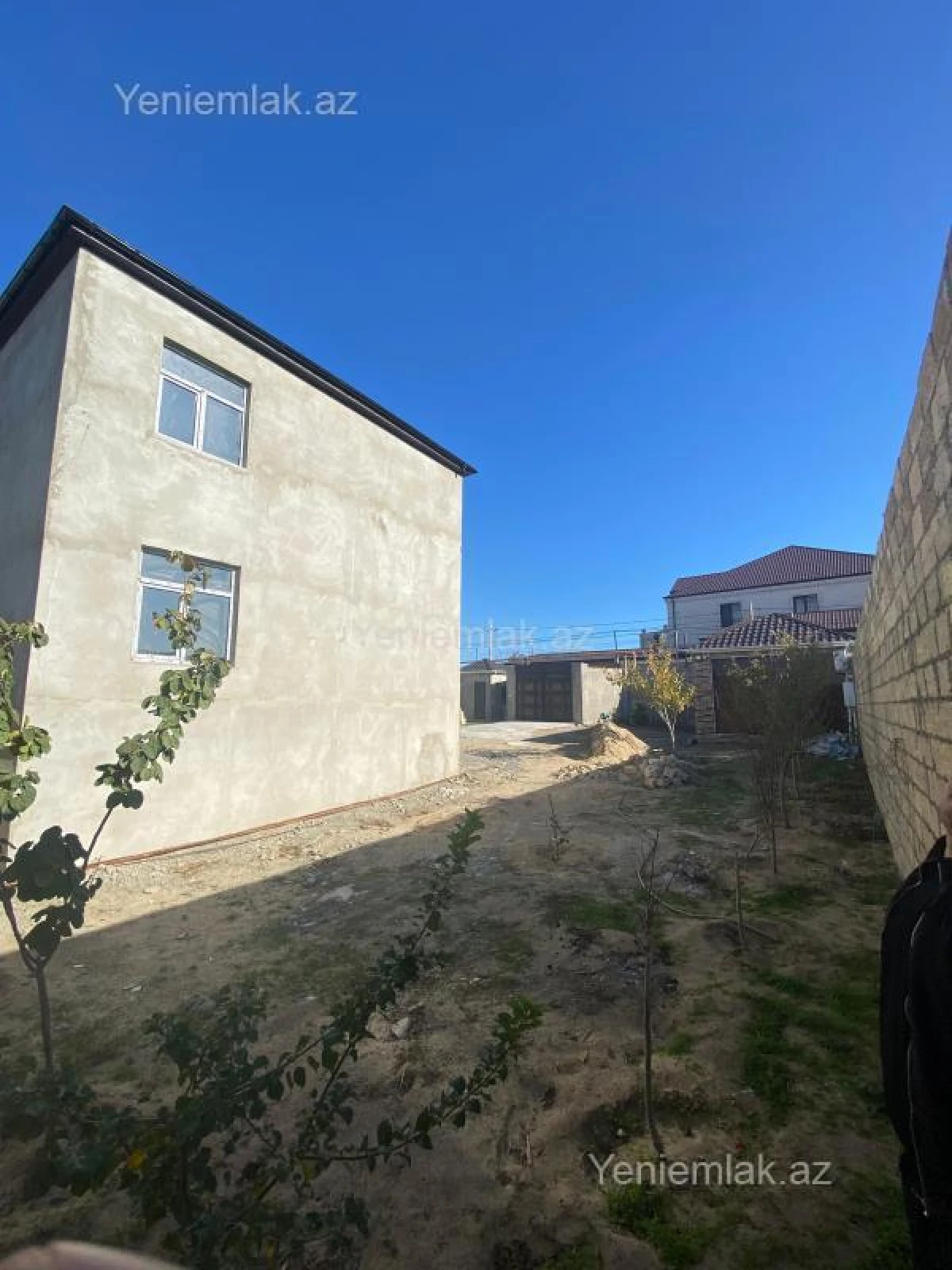 Satılır 6 otaqlı həyət evi 200 m²