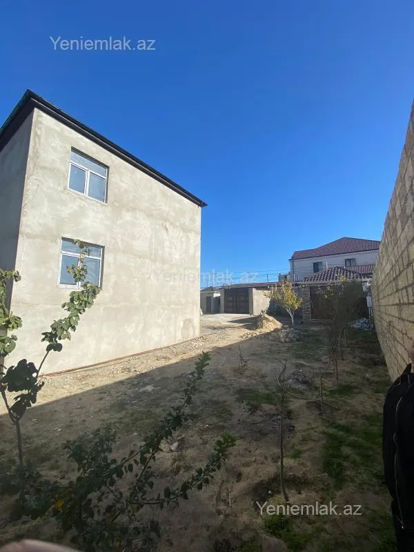 Satılır 6 otaqlı həyət evi 200 m²