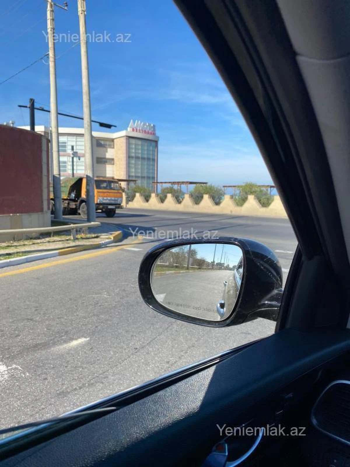 Satılır 6 otaqlı həyət evi 200 m²