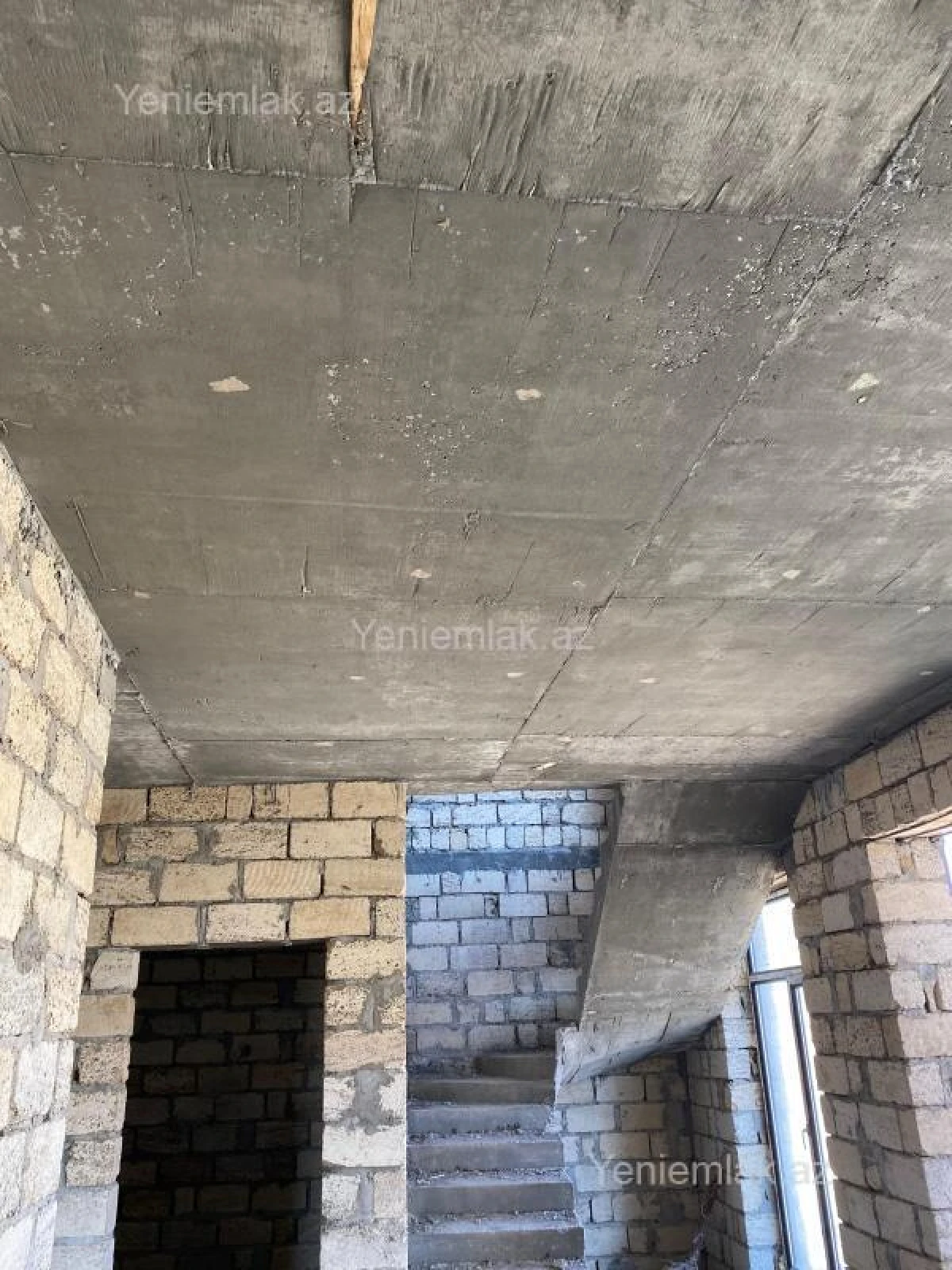 Satılır 6 otaqlı həyət evi 200 m²