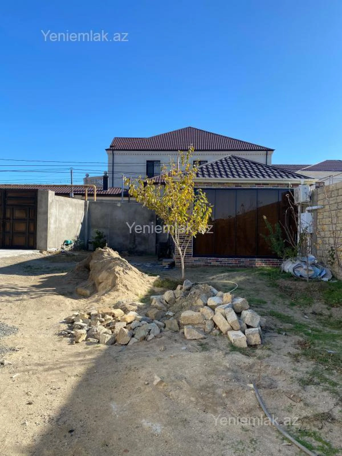 Satılır 6 otaqlı həyət evi 200 m²