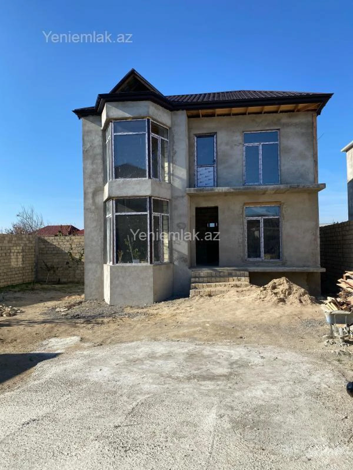Satılır 6 otaqlı həyət evi 200 m²