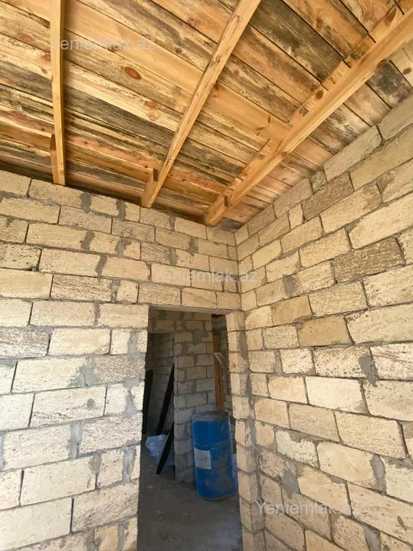 Satılır 6 otaqlı həyət evi 200 m²