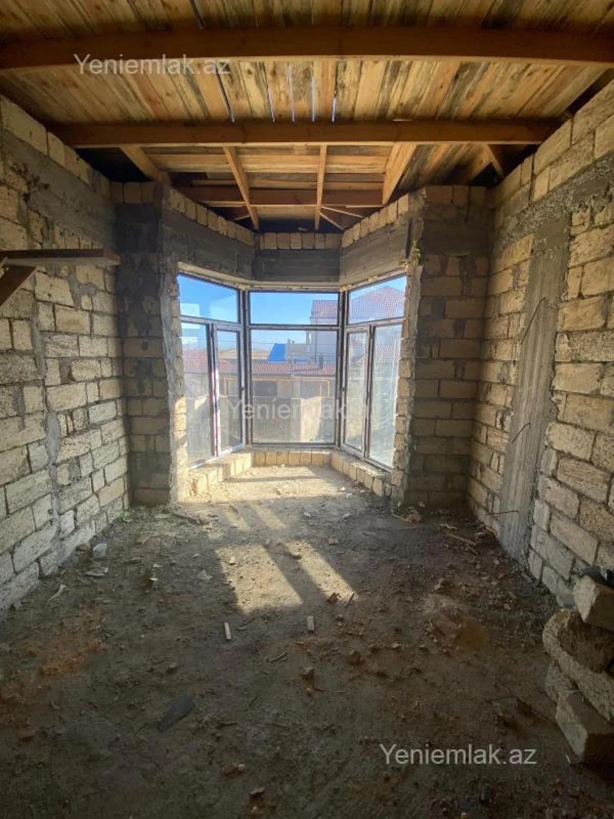 Satılır 6 otaqlı həyət evi 200 m²