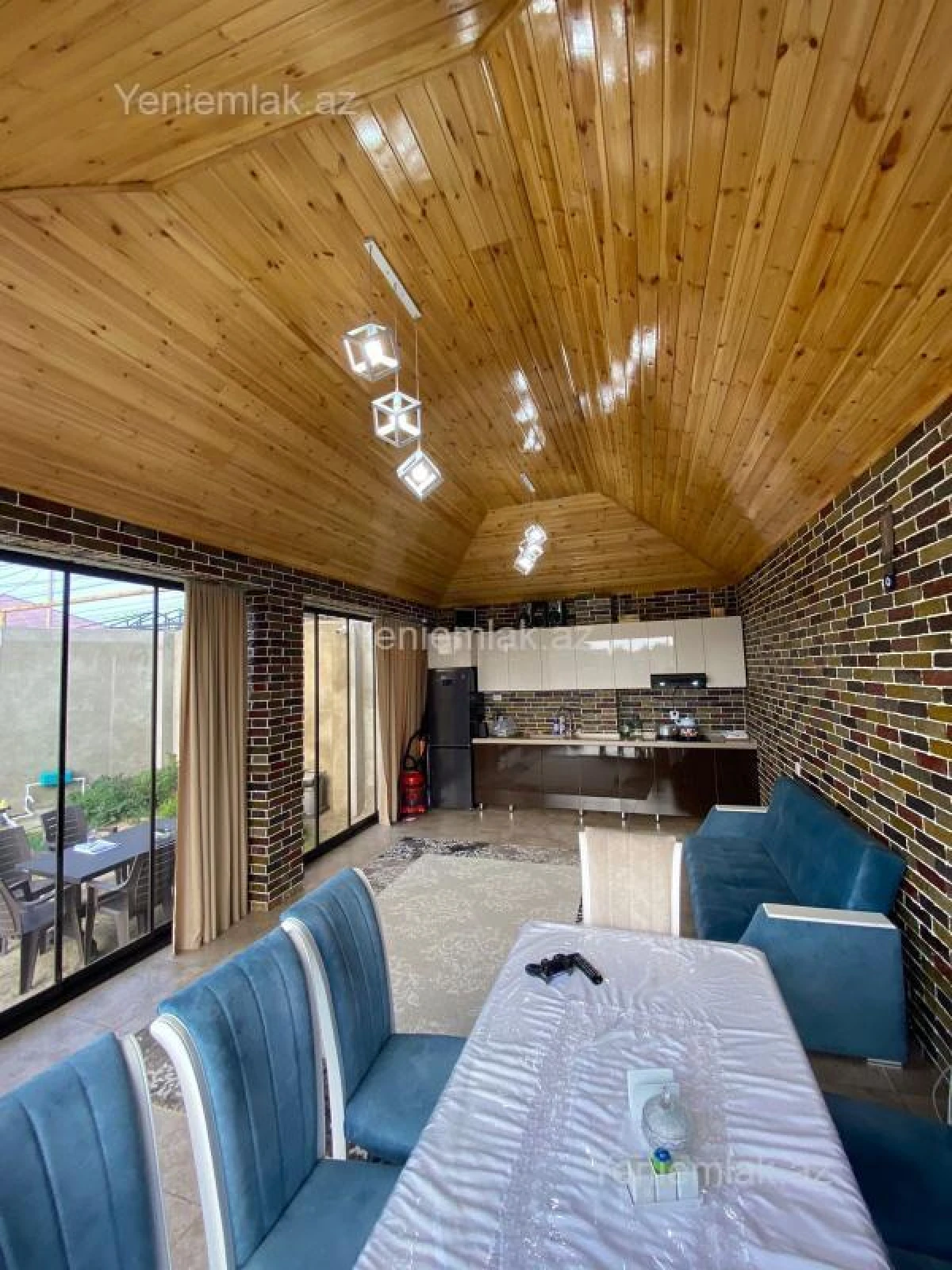 Satılır 6 otaqlı həyət evi 200 m²