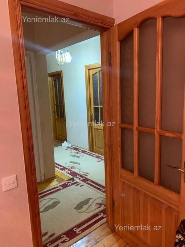 Satılır 4 otaqlı köhnə tikili 110 m²