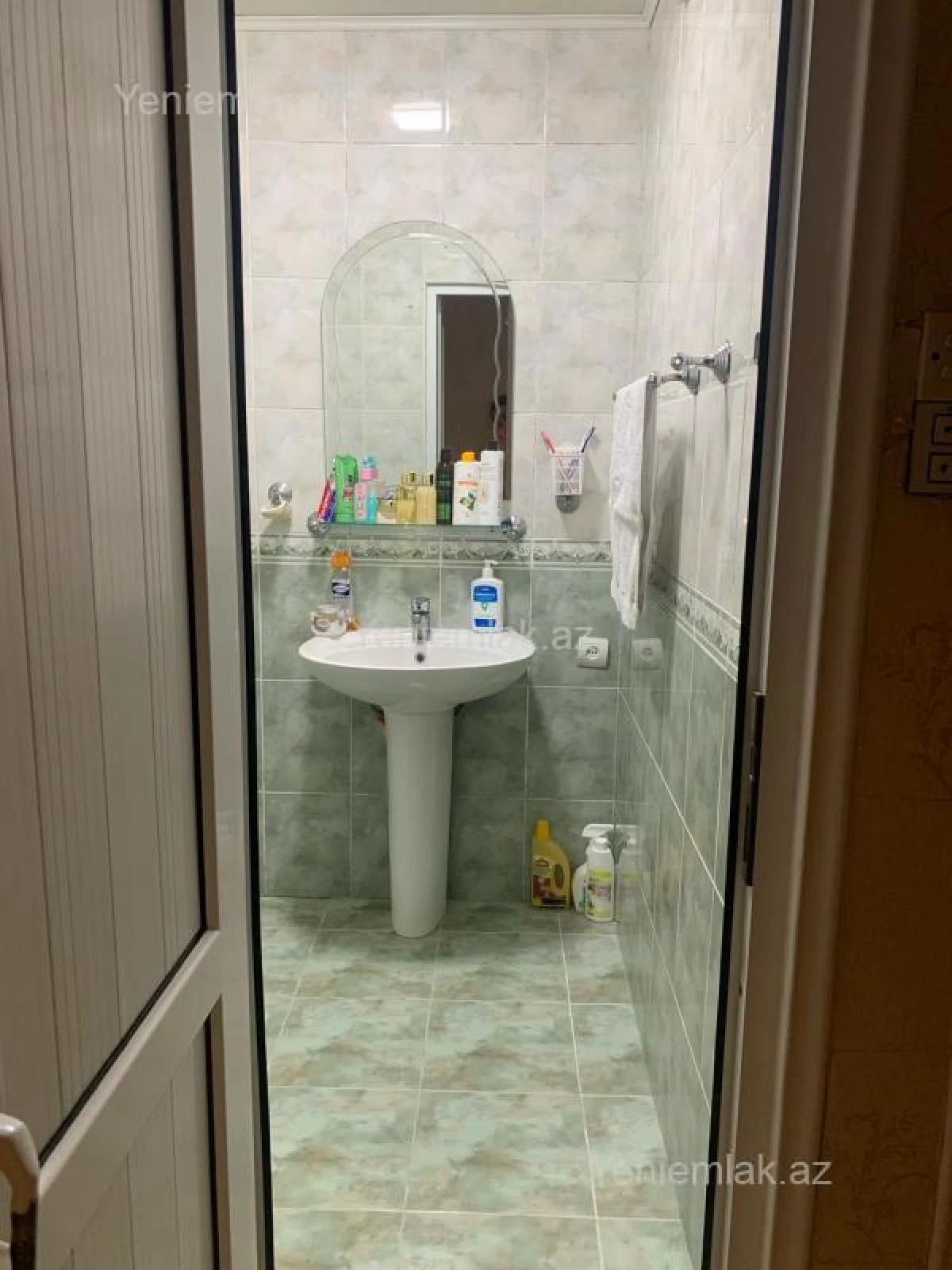 Satılır 4 otaqlı köhnə tikili 110 m²