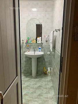 Satılır 4 otaqlı köhnə tikili 110 m²